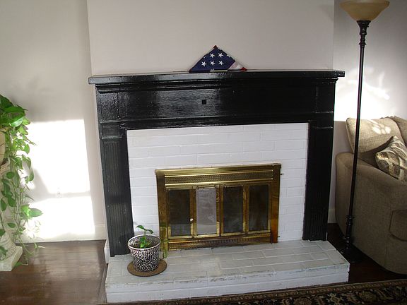4th image of 207 Pinewood Ave