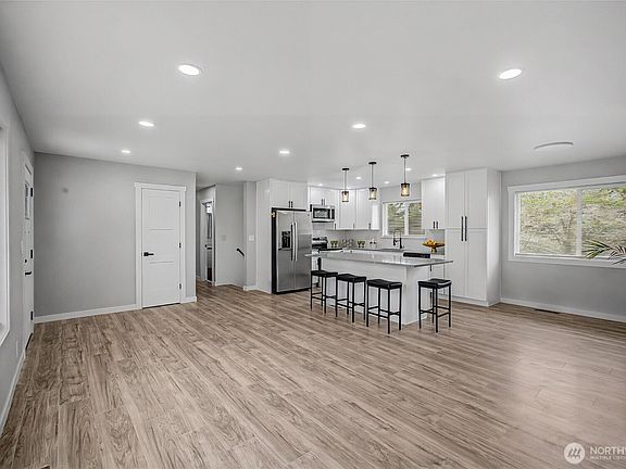 3rd image of 24717 S 35th Avenue