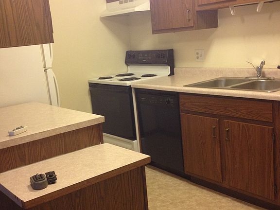4th image of 629 Oriole Ct