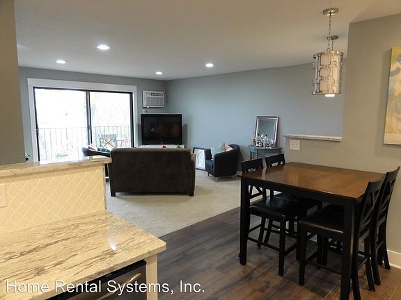 3rd image of 215 Barry Ave S APT 323