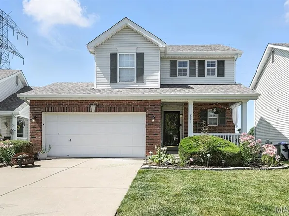 831 Wayland Dr, O'Fallon, MO 63366