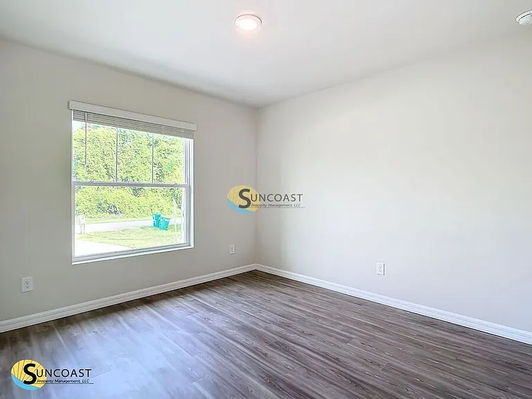 290 Longley Dr — Photo 9
