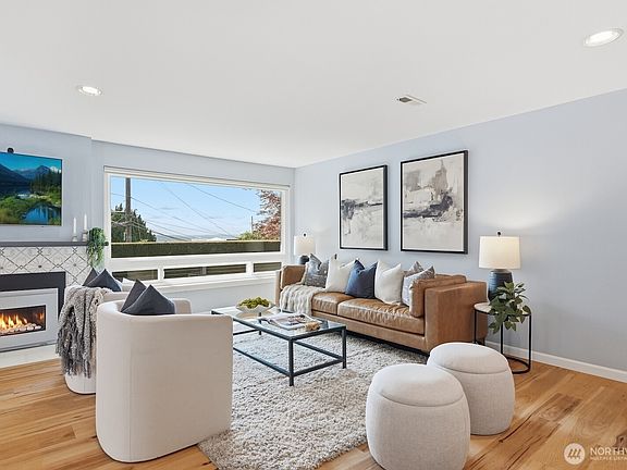 3rd image of 10233 44th Avenue SW