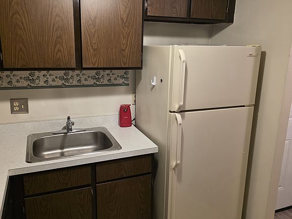 3rd image of 2106 Kanawha Blvd E APT 414