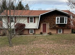 4266 Chestnut Dr, Walnutport, PA 18088