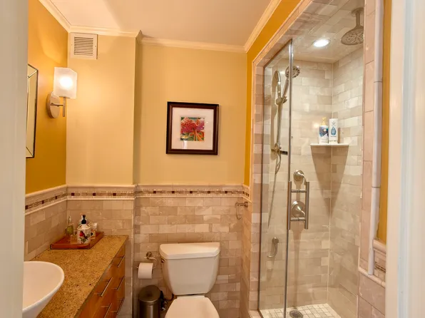 330 East 38th Street image 6 of 23