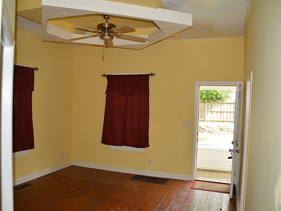 5th image of 1003 Evans St