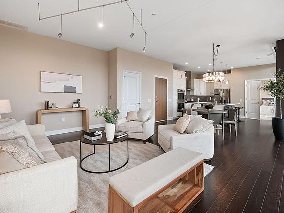 5th image of 250 Spring St APT 724