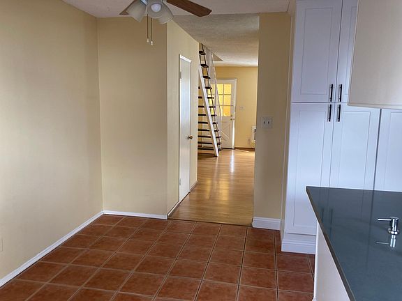4th image of 515 E Cedar Ave APT B
