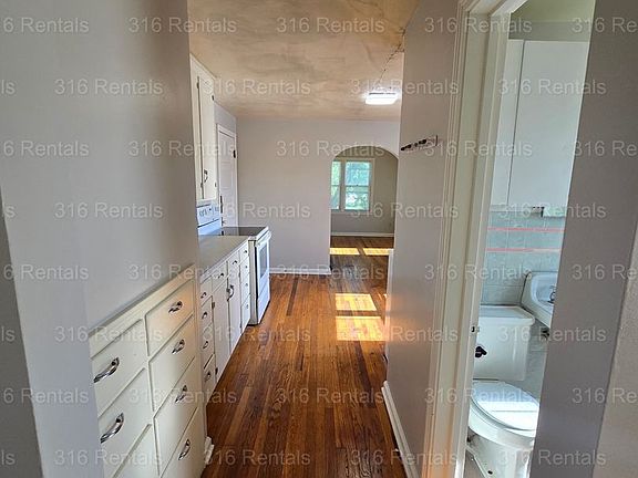 4th image of 121 W 2nd St #3