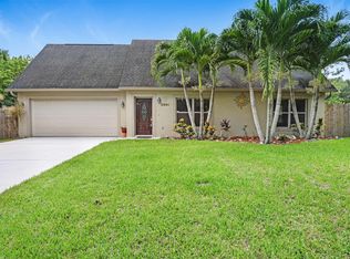 2334 Ravel Rd SE, Palm Bay, FL 32909