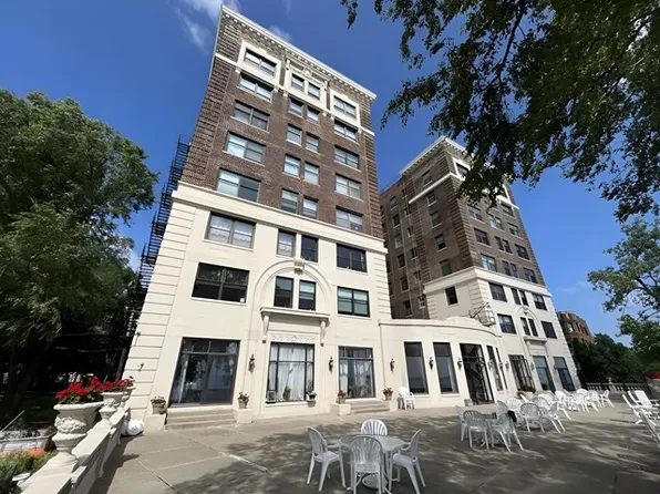 1205 W Sherwin Ave APT 301, Chicago, IL 60626