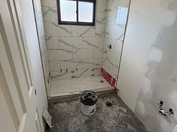 4th image of 85 Nancy Ln Floor 2