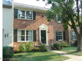 8449 Lakinhurst Ln, Springfield, VA 22152