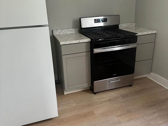 3rd image of 149 Washington St Floor 3