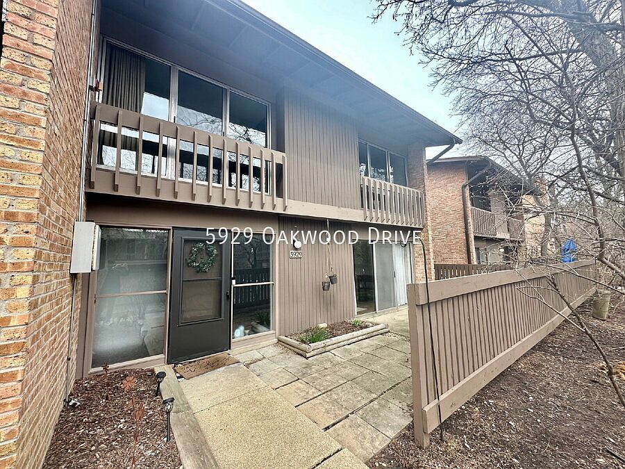 1st image of 5929 Oakwood Dr