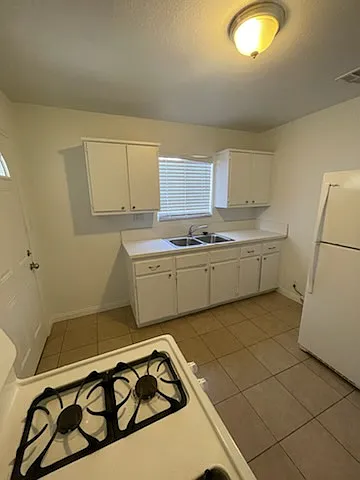 1241 Clavel Ave — Photo 8
