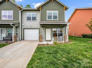 1215 Pauline Trail Dr, Arden, NC 28704