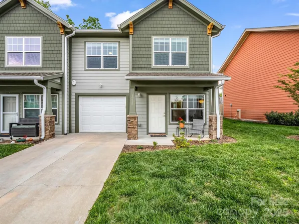 1215 Pauline Trail Dr, Arden, NC 28704