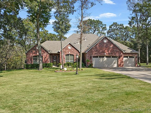 2nd image of 21581 E Pecan Dr