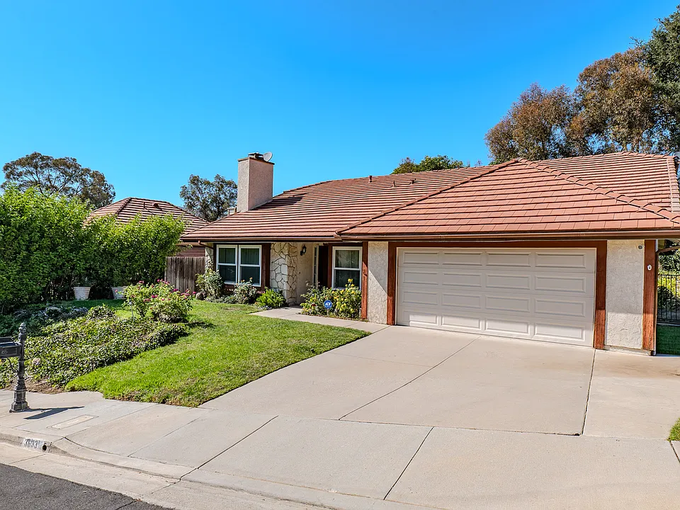 3633 Pebble Pl