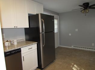 25 Stanley Dr, Chicopee, MA 01020