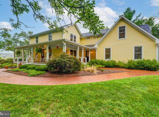 17302 Simmons Rd, Purcellville, VA 20132