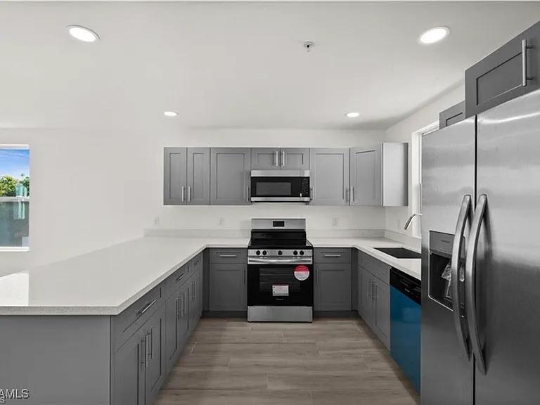 3815 Chiquita Blvd S #201 — Photo 2