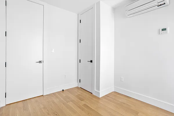 Rented by Skyhigh Realty NYC LLC | media 26