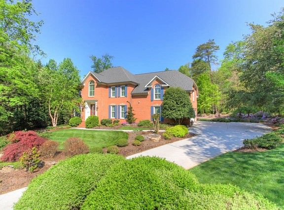 4th image of 8705 Darien Ct