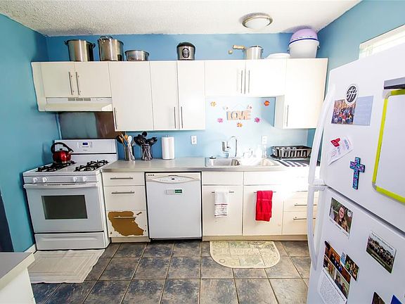 5th image of 612 Pershing Dr