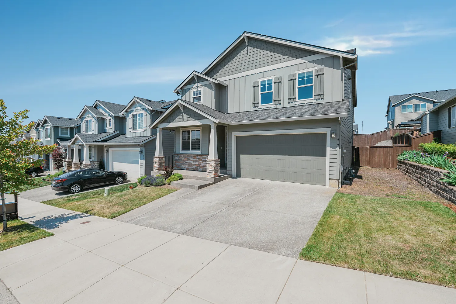 4 bed, 2350 sqft, $3,700 — Photo 2