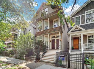 1221 W Barry Ave #3, Chicago, IL 60657