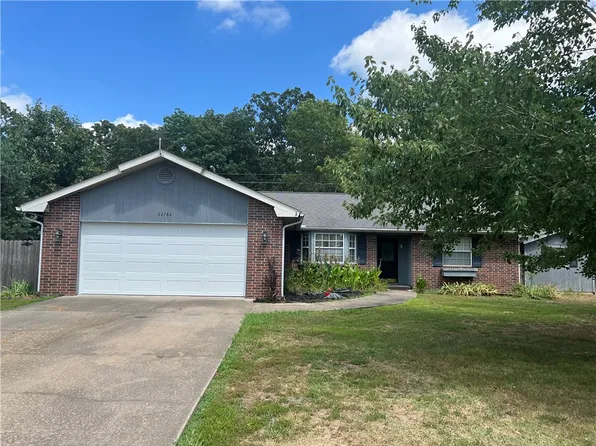 22784 Lake Forest Ct, Siloam Springs, AR 72761