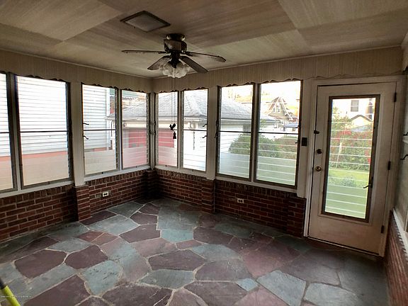 5th image of 297 Otis Ave #1
