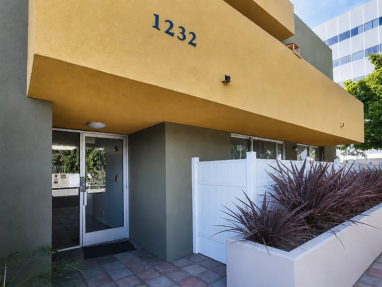 1232 Harvard St #7 — Photo 8