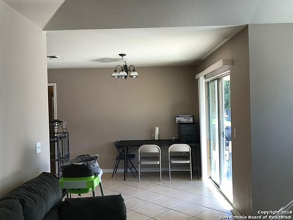 3rd image of 2131 Bentwood Dr