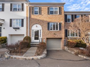 205 Main St APT 19, New Canaan, CT 06840