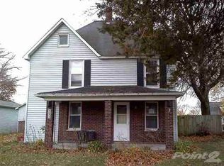 301 E Main St, Hills, IA 52235