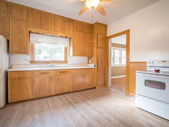 3rd image of 4330 S Packard Ave #4330A