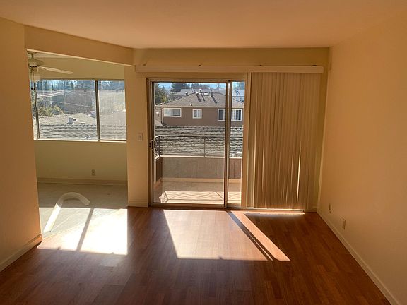 2nd image of 500 Chiquita Ave APT 13