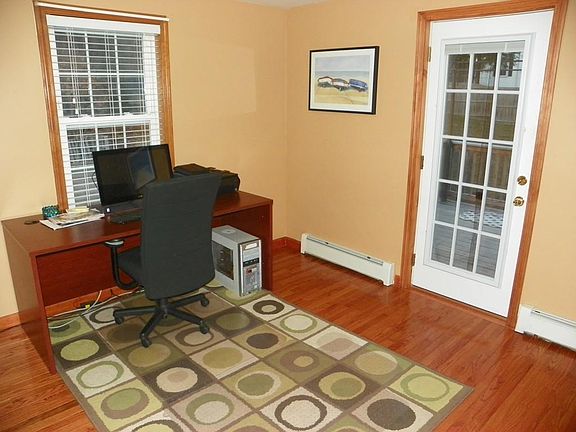 4th image of 20 Lakeshore Dr