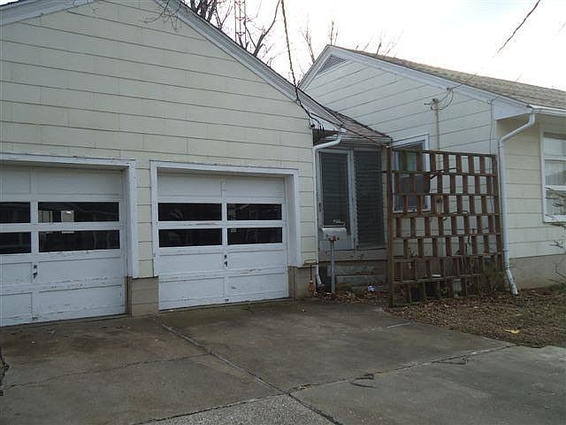 2nd image of 1616 Lee Ct