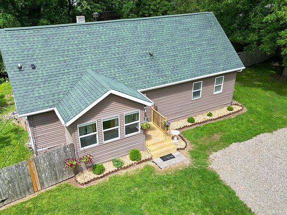 2nd image of 2230 Edgewood Dr