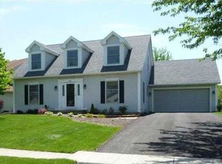 911 Orchard Dr, Rossford, OH 43460