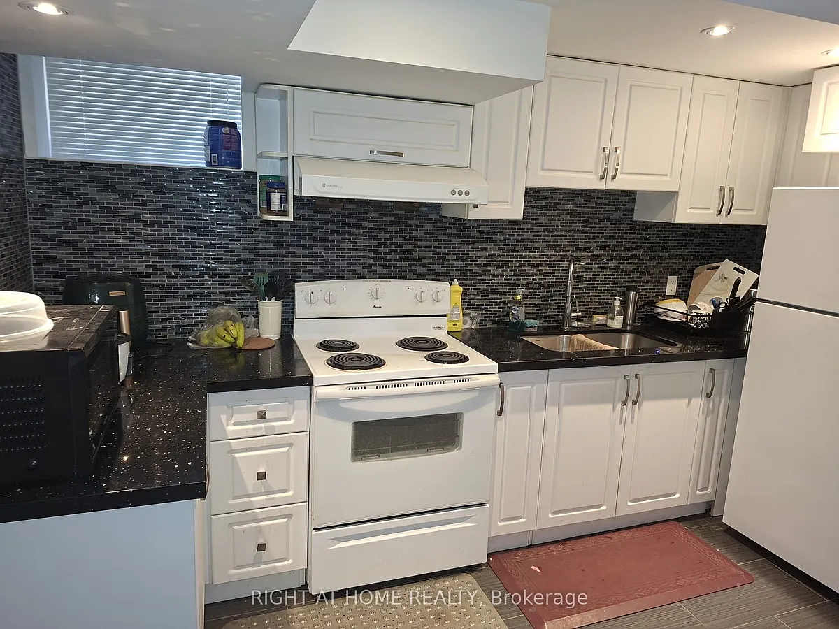 Building Photo - 16 Morbank Dr #1