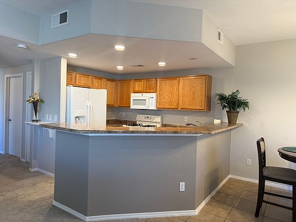 5th image of 6800 Vista Del Norte Rd NE APT 923