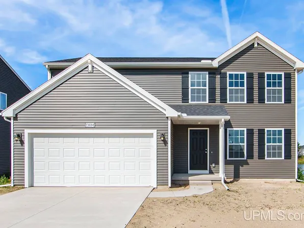 627 Oak Lawn Dr, Hancock, MI 49930