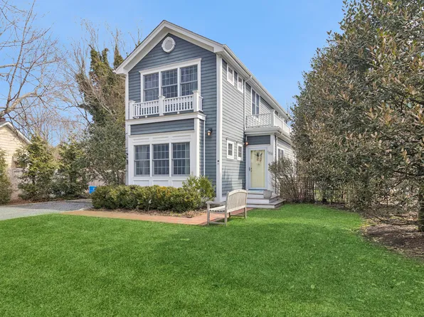 188 S Country Rd, Remsenburg, NY 11960