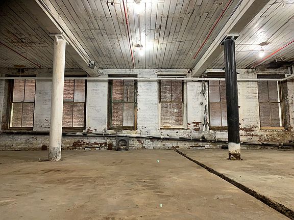 3rd image of 65 N Moore St APT 5A
